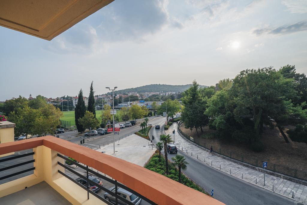 New Apartment Parkview/Cityview สปลิท ภายนอก รูปภาพ