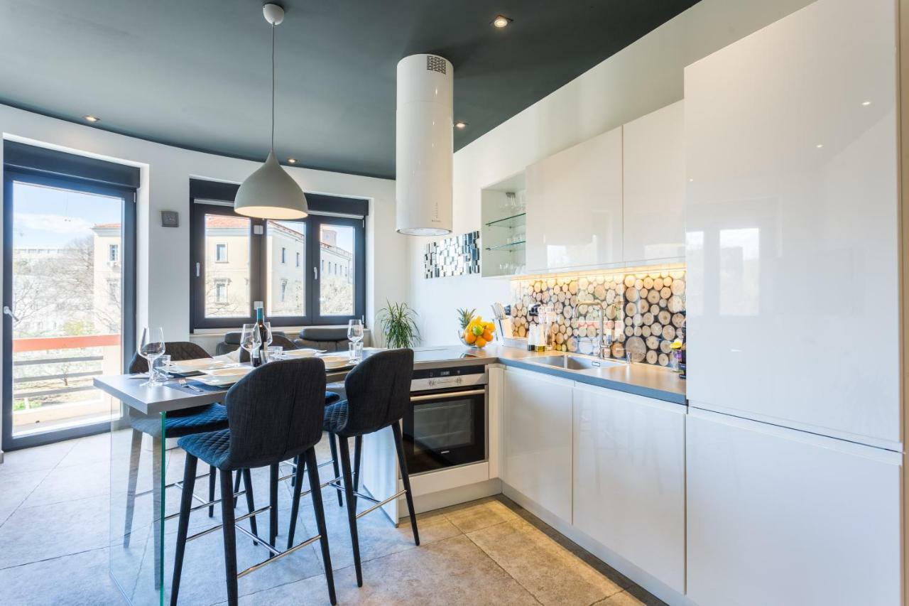 New Apartment Parkview/Cityview สปลิท ภายนอก รูปภาพ